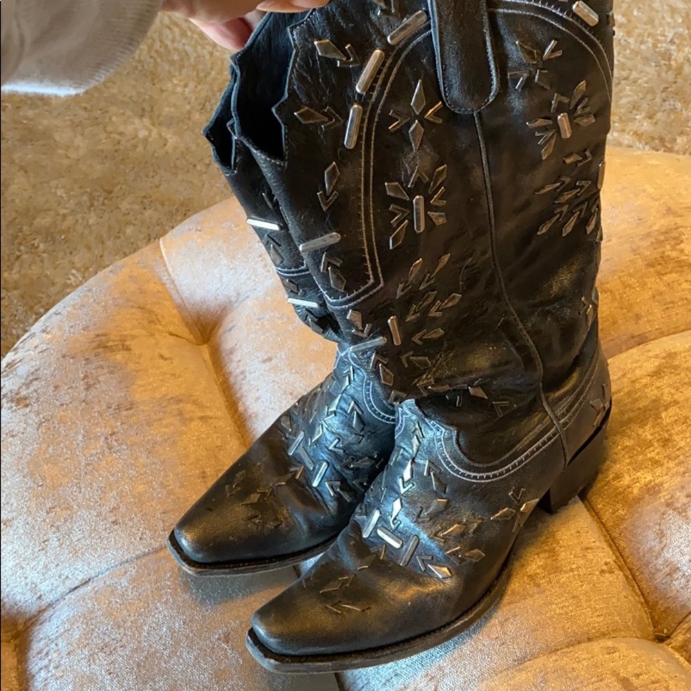 Lane cowboy boots- 9
